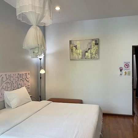 Nawaporn Place Phuket Eksteriør billede