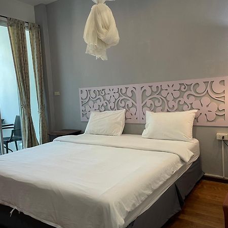 Nawaporn Place Phuket Eksteriør billede