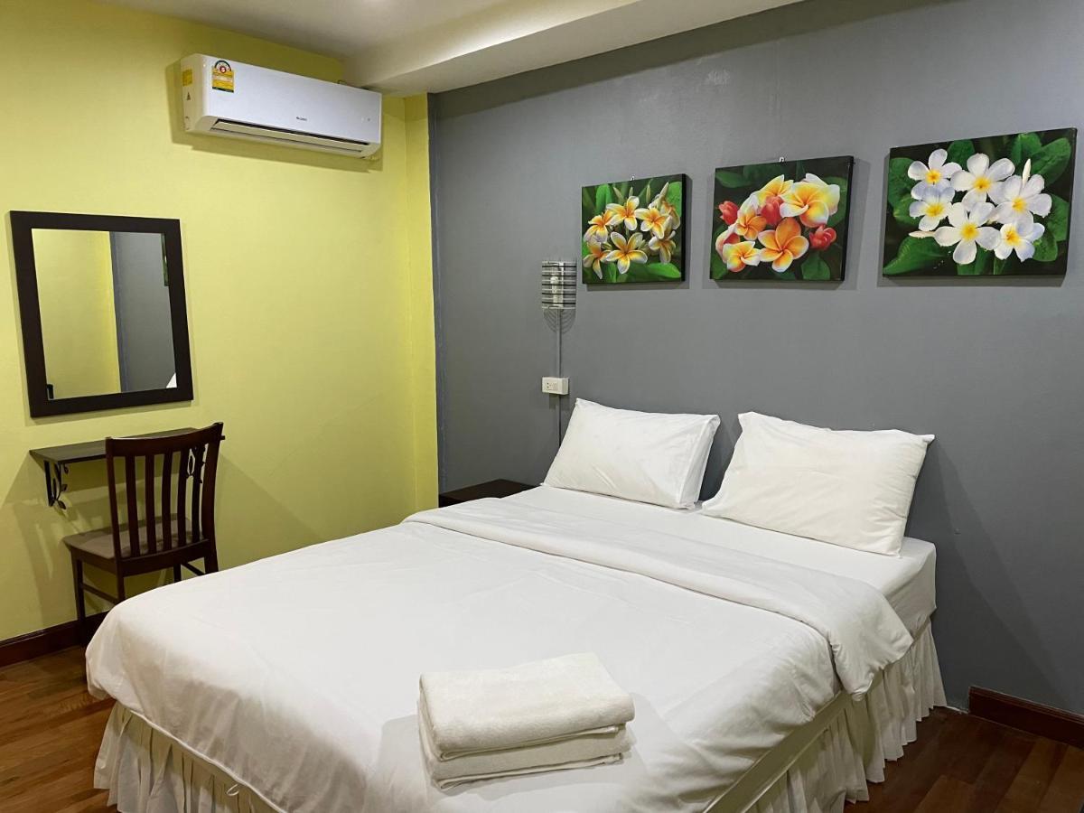 Nawaporn Place Phuket Eksteriør billede