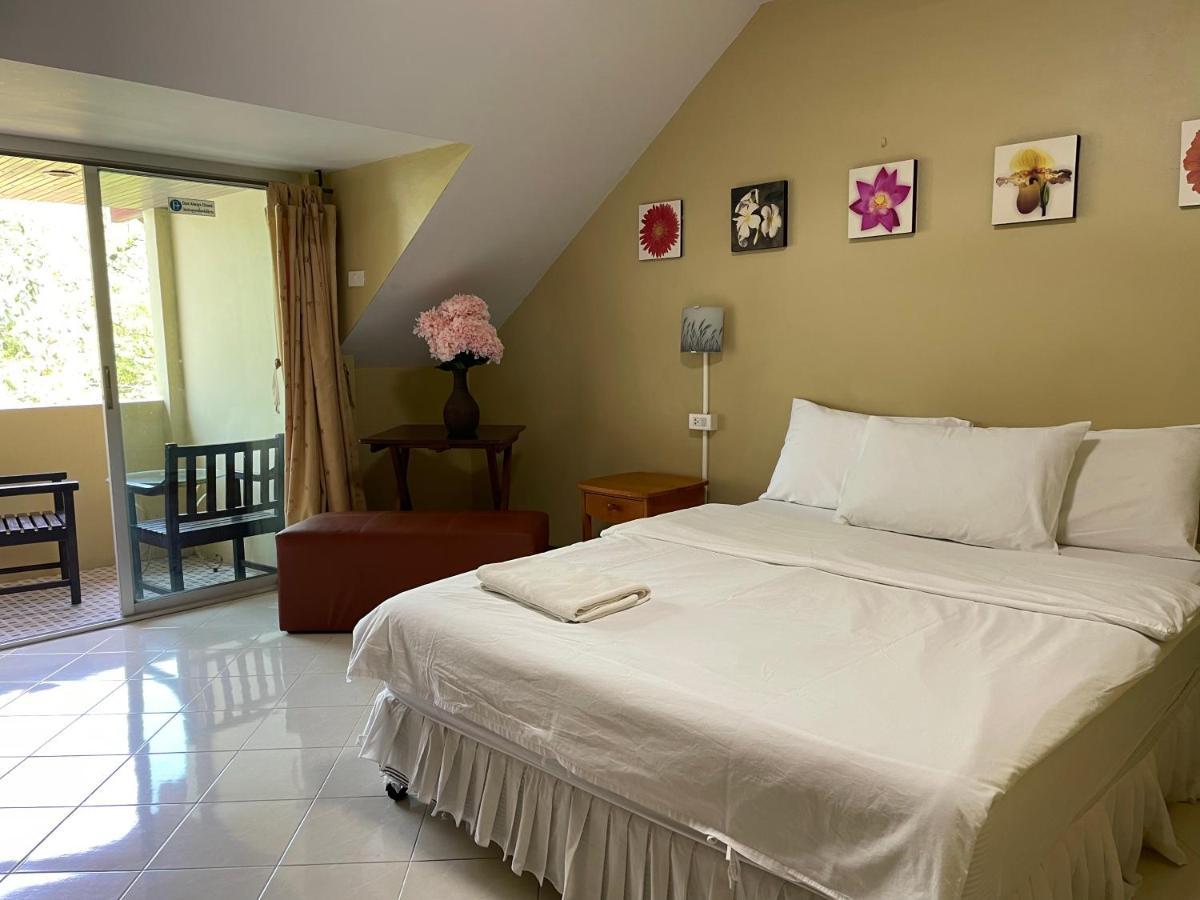 Nawaporn Place Phuket Eksteriør billede