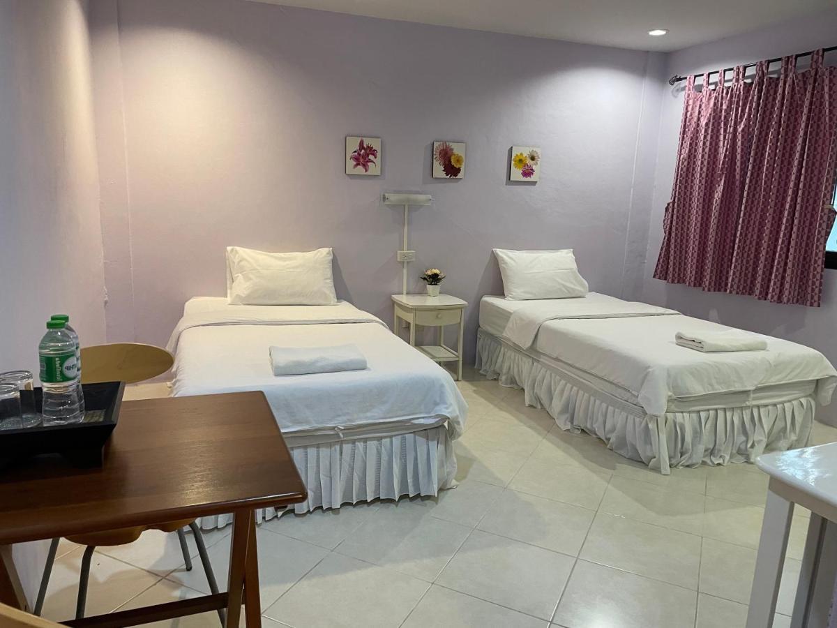 Nawaporn Place Phuket Eksteriør billede