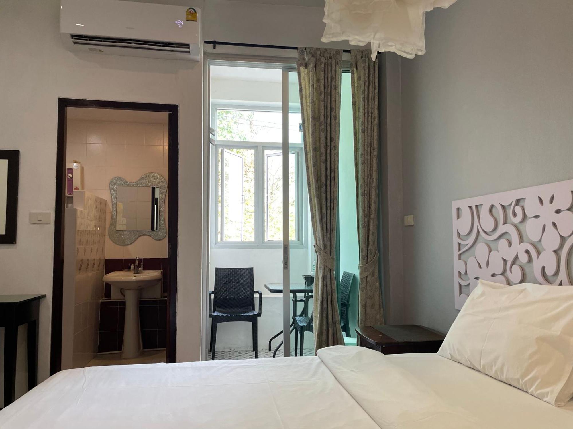 Nawaporn Place Phuket Eksteriør billede
