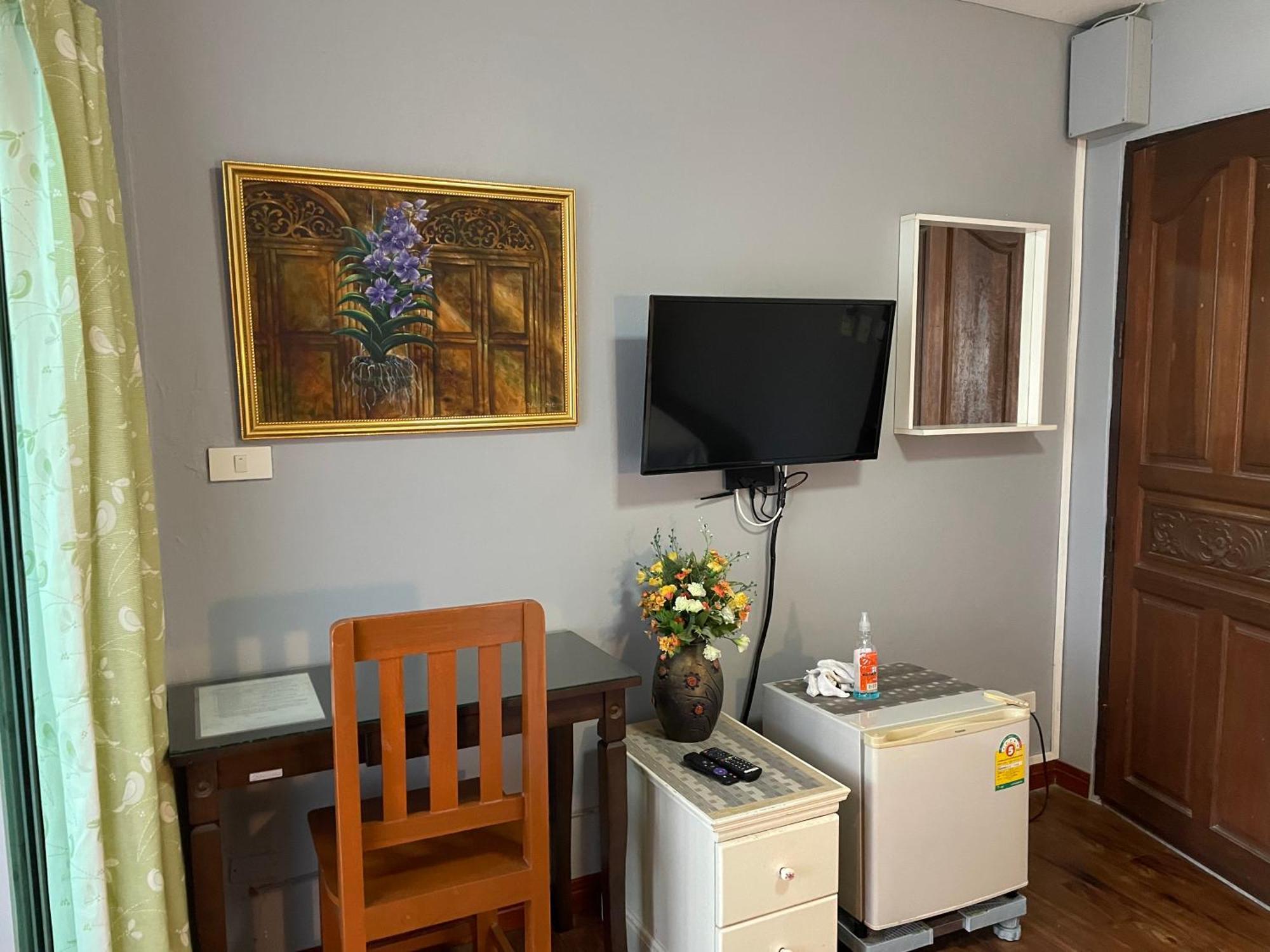 Nawaporn Place Phuket Eksteriør billede