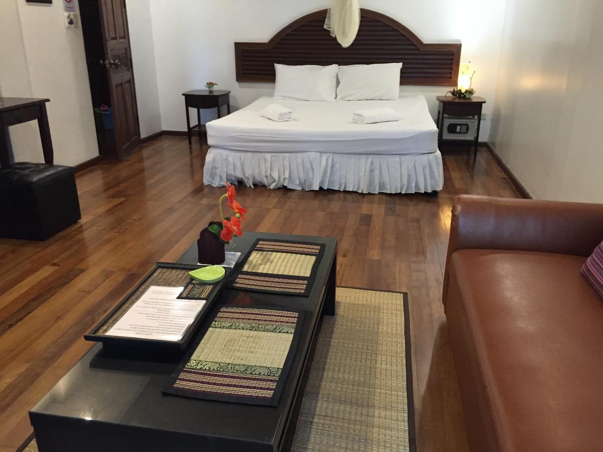 Nawaporn Place Phuket Eksteriør billede